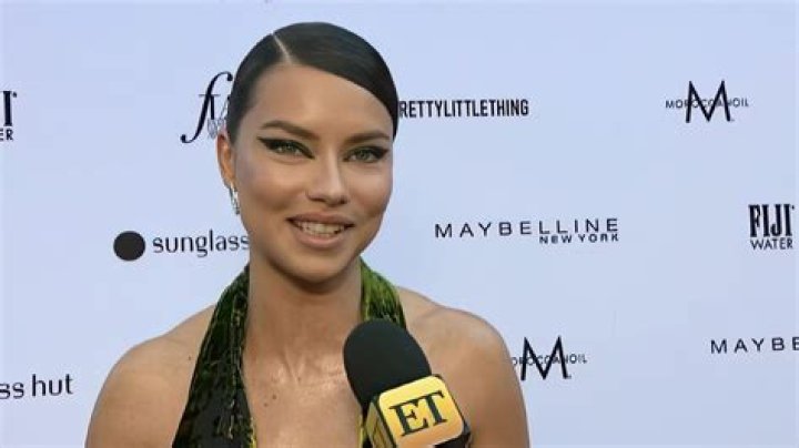 Adriana Lima Ethnicity, Nationality, Race, Family, Body measurements, career